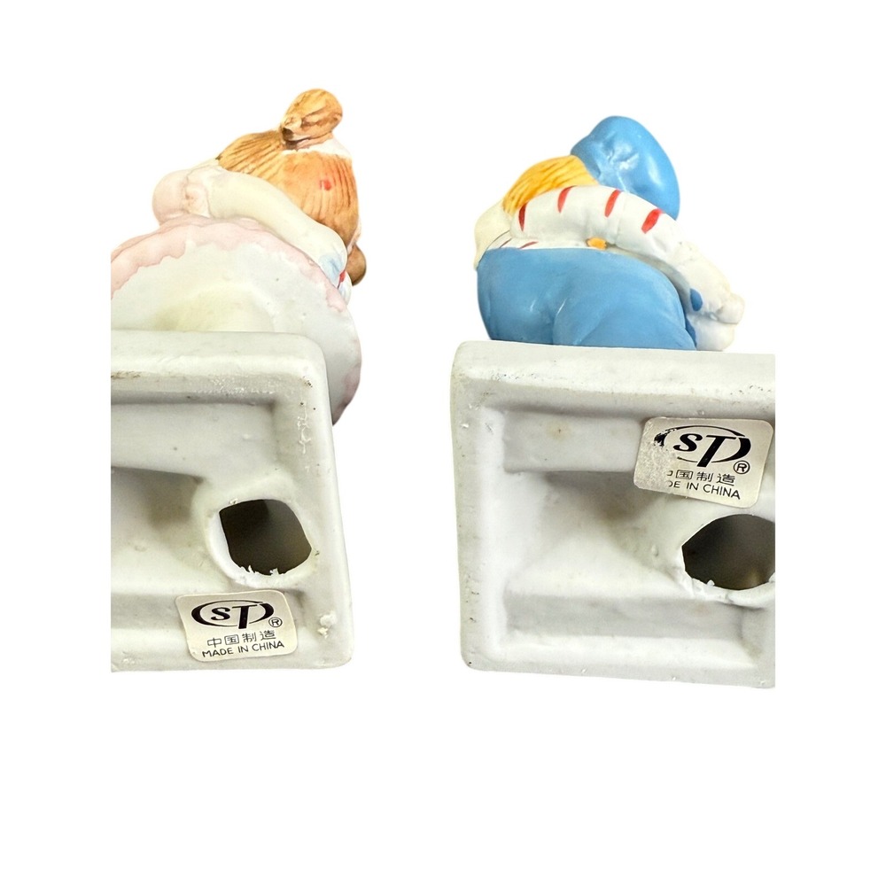 Vintage Ceramic Boy and Girl Figurines Kissing Couple‎ Mid-Century Kitsch Decor - Picture 10 of 13